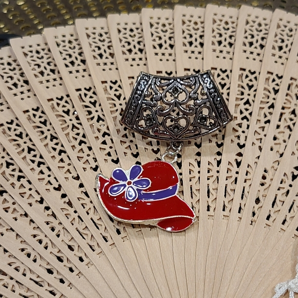 Sweet Red Hat Scarf Clip Accessory - Picture 3 of 17